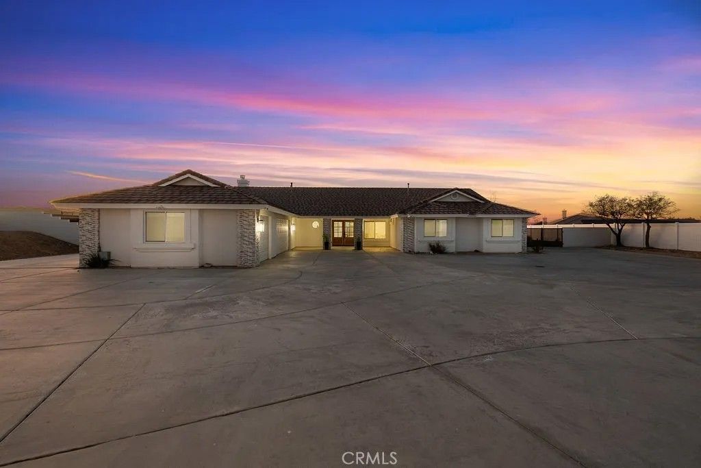 Photo of 18785 Sahale, Apple Valley, CA 92307 (MLS # HD25274961)