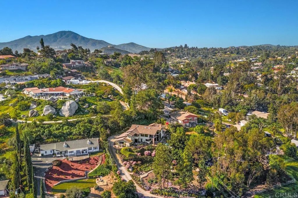 1605 Vista Del Valle