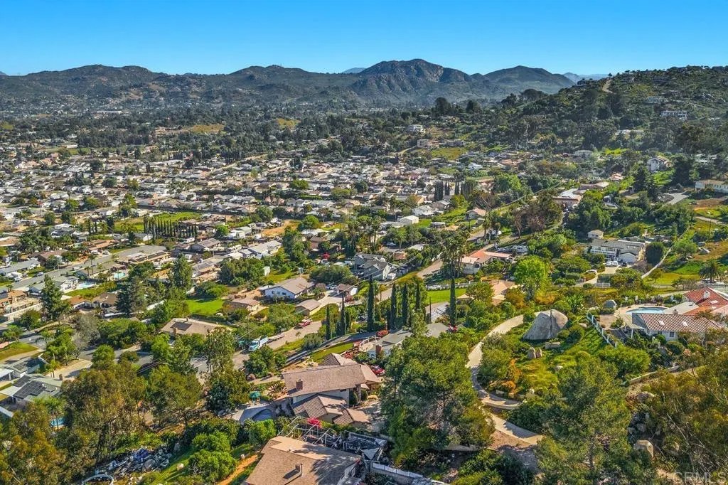 1605 Vista Del Valle