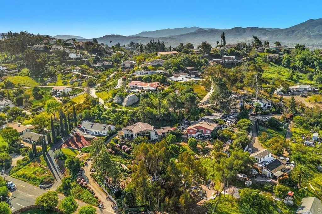 1605 Vista Del Valle