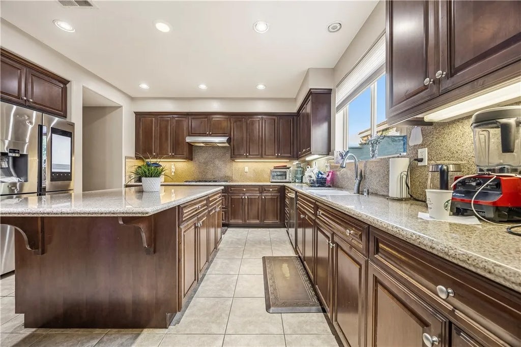 Photo of 3317 Banyon Circle, Lake Elsinore, CA 92530 (MLS # SW26121885)
