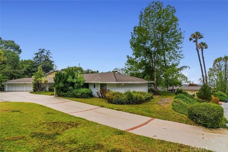 975 Valley Vista Drive