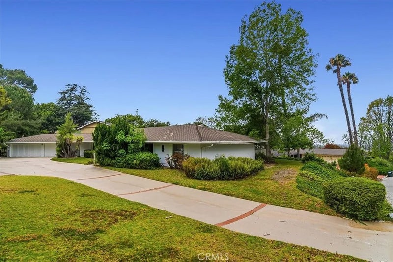 975 Valley Vista Drive