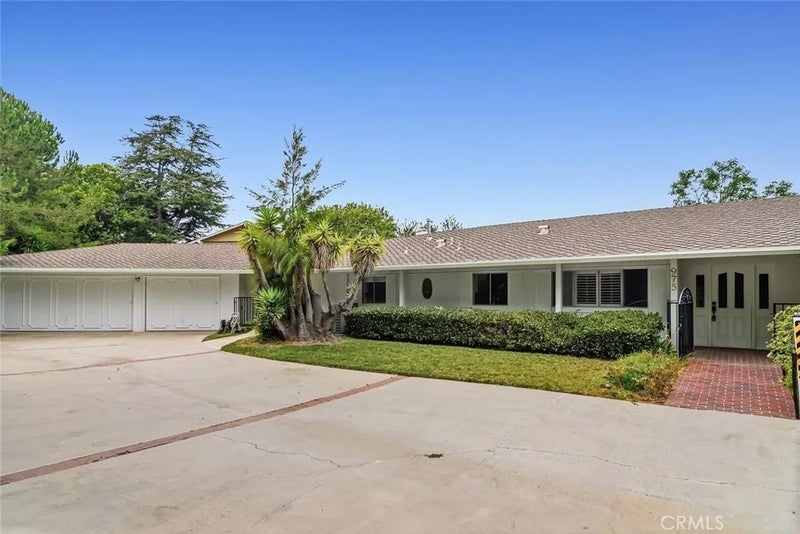 975 Valley Vista Drive
