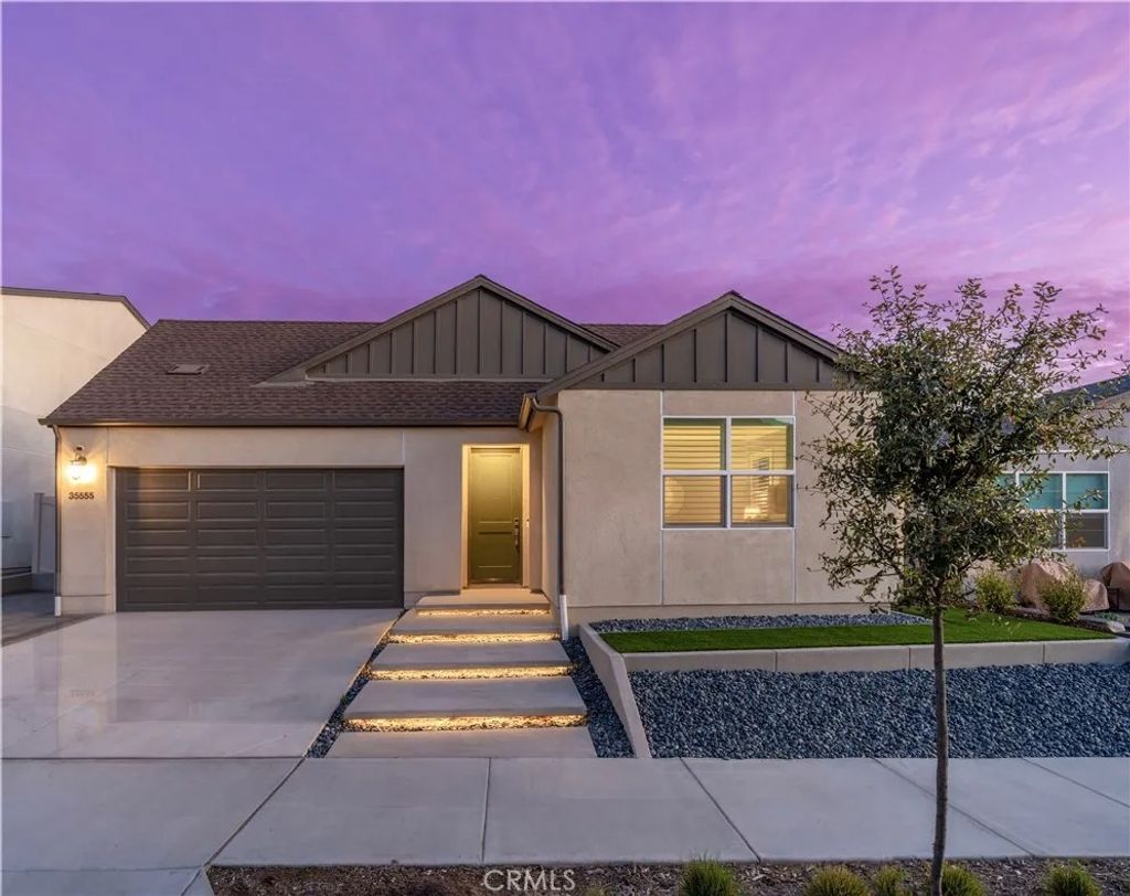 Photo of 35555 Orchard Trail, Fallbrook, CA 92028 (MLS # SW26067754)