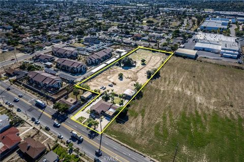 Tiny photo for 831 W Lugonia Ave, Redlands, CA 92374 (MLS # IG25249115)