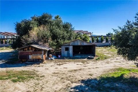 Tiny photo for 831 W Lugonia Ave, Redlands, CA 92374 (MLS # IG25249115)