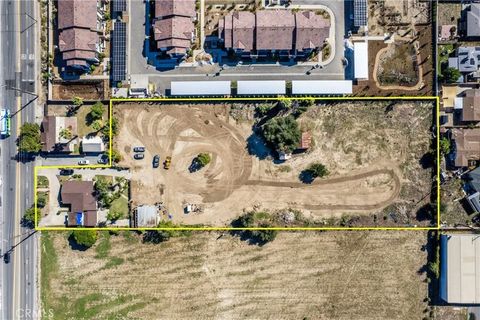 Tiny photo for 831 W Lugonia Ave, Redlands, CA 92374 (MLS # IG25249115)
