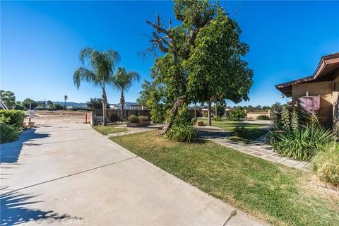 Tiny photo for 831 W Lugonia Ave, Redlands, CA 92374 (MLS # IG25249115)