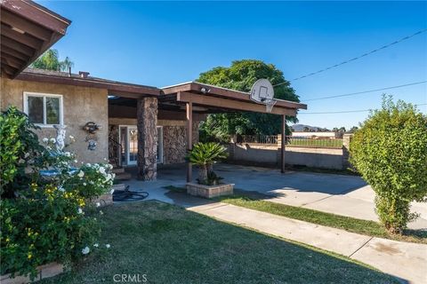 Tiny photo for 831 W Lugonia Ave, Redlands, CA 92374 (MLS # IG25249115)