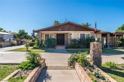 Tiny photo for 831 W Lugonia Ave, Redlands, CA 92374 (MLS # IG25249115)
