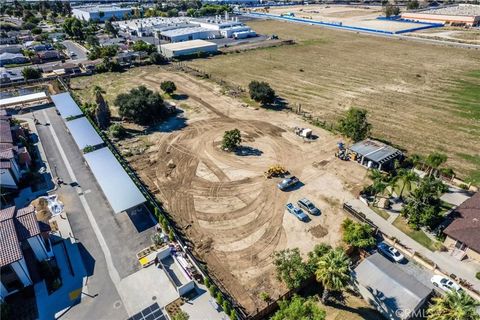 Tiny photo for 831 W Lugonia Ave, Redlands, CA 92374 (MLS # IG25249115)