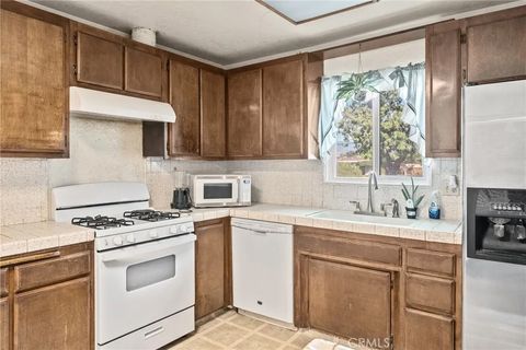 Tiny photo for 831 W Lugonia Ave, Redlands, CA 92374 (MLS # IG25249115)