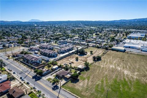 Tiny photo for 831 W Lugonia Ave, Redlands, CA 92374 (MLS # IG25249115)