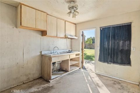 Tiny photo for 831 W Lugonia Ave, Redlands, CA 92374 (MLS # IG25249115)