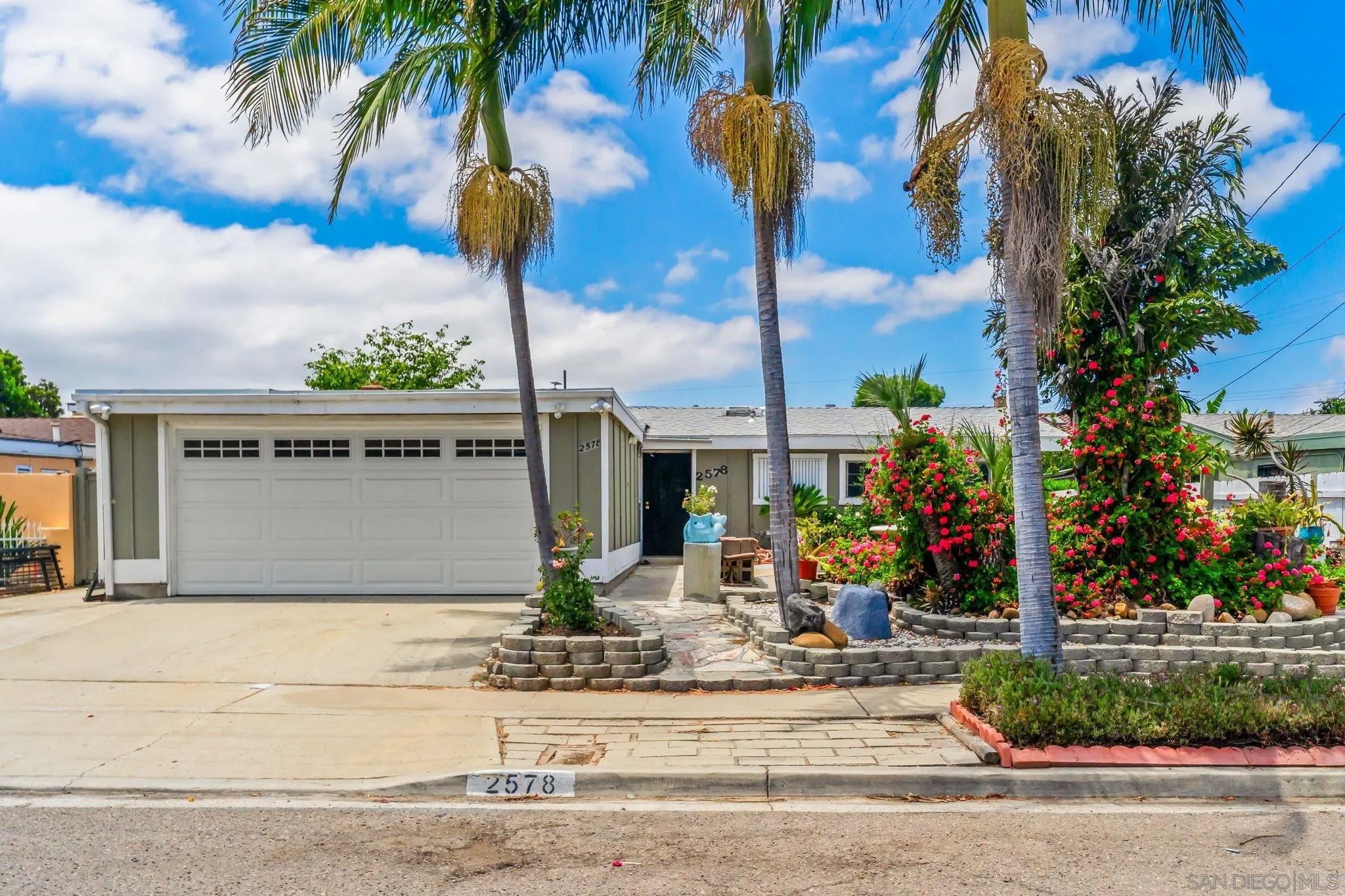 2578 Moonstone