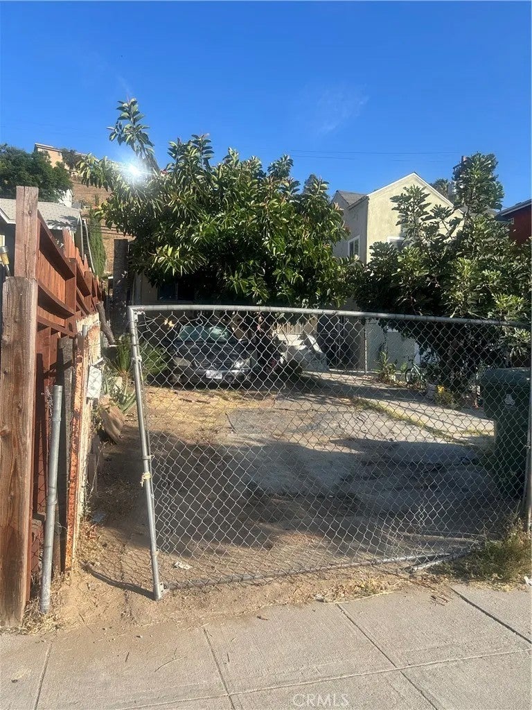 5065 Alhambra