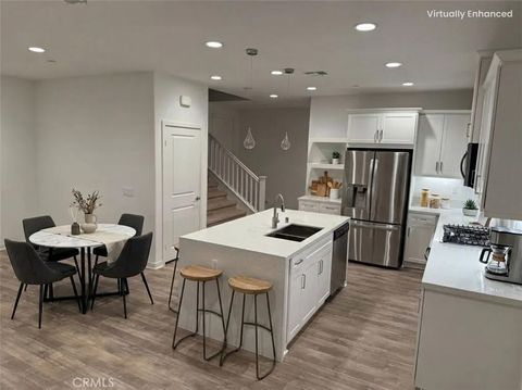 Photo of 9504 Corterra Ln, Panorama City, CA 91402 (MLS # IV26029691)