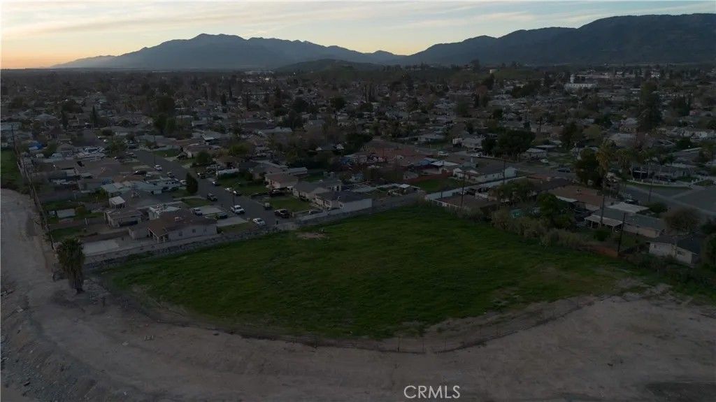 Photo of 25608 Walker St, San Bernardino, CA 92404 (MLS # CV26021806)