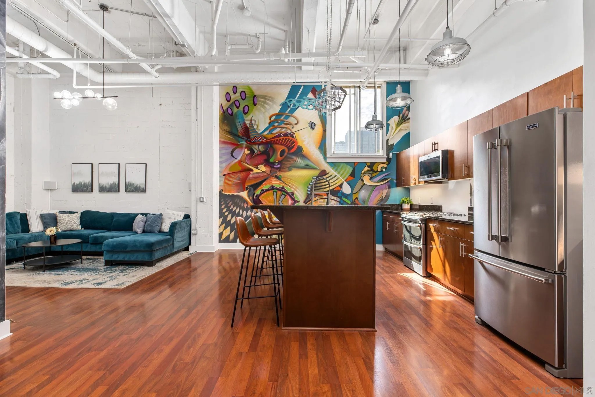 950 6Th Ave 437