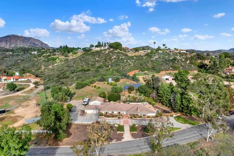 Photo of 15428 El Capitan Real Ln, El Cajon, CA 92021 (MLS # 260003721)