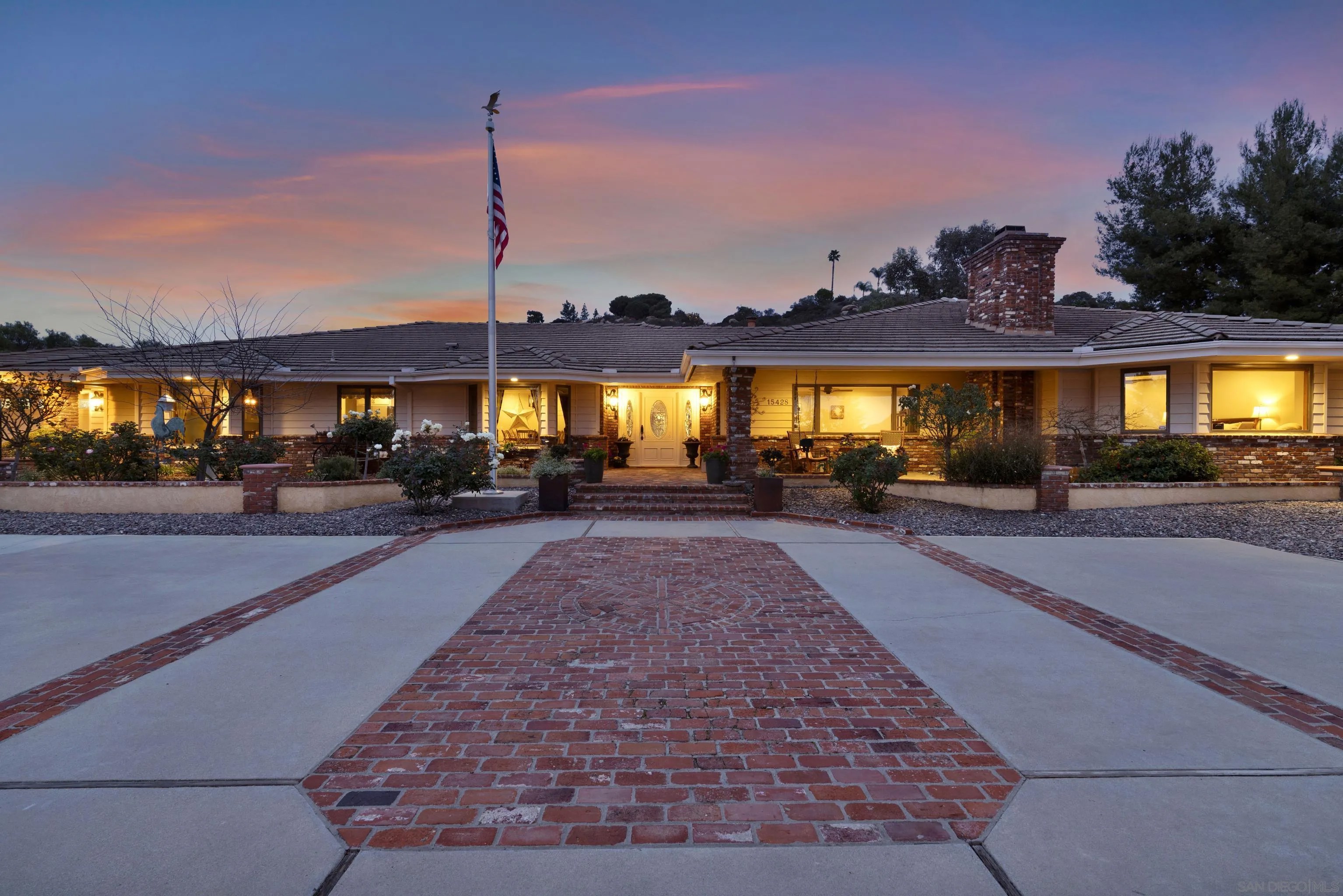 15428 El Capitan Real Ln