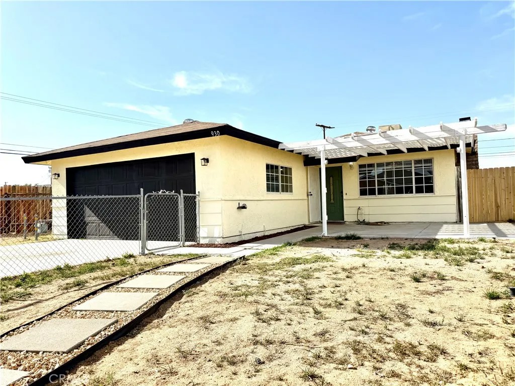 930 W Franklin Avenue
