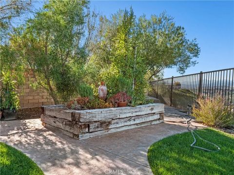 Tiny photo for 20517 Charlie Ct, Saugus, CA 91350 (MLS # SR25241262)