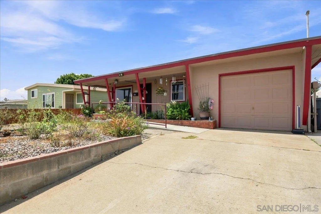 Photo of 986 9th St, Imperial Beach, CA 91932 (MLS # 260020690)