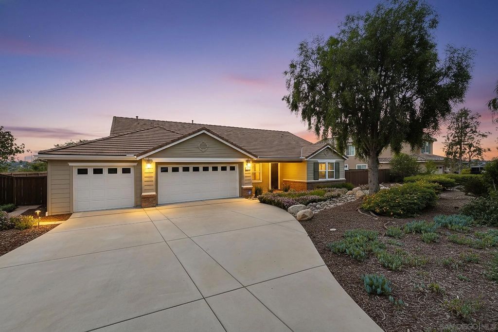 Photo of 1818 Hayden Ranch Rd, Vista, CA 92084 (MLS # 260002061)