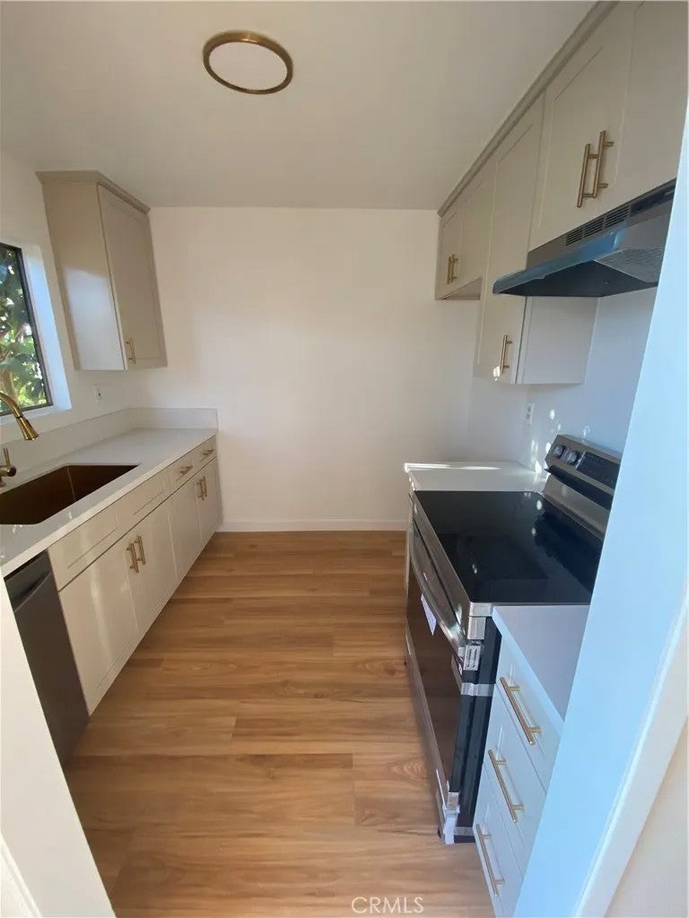 933 N Cedar 14
