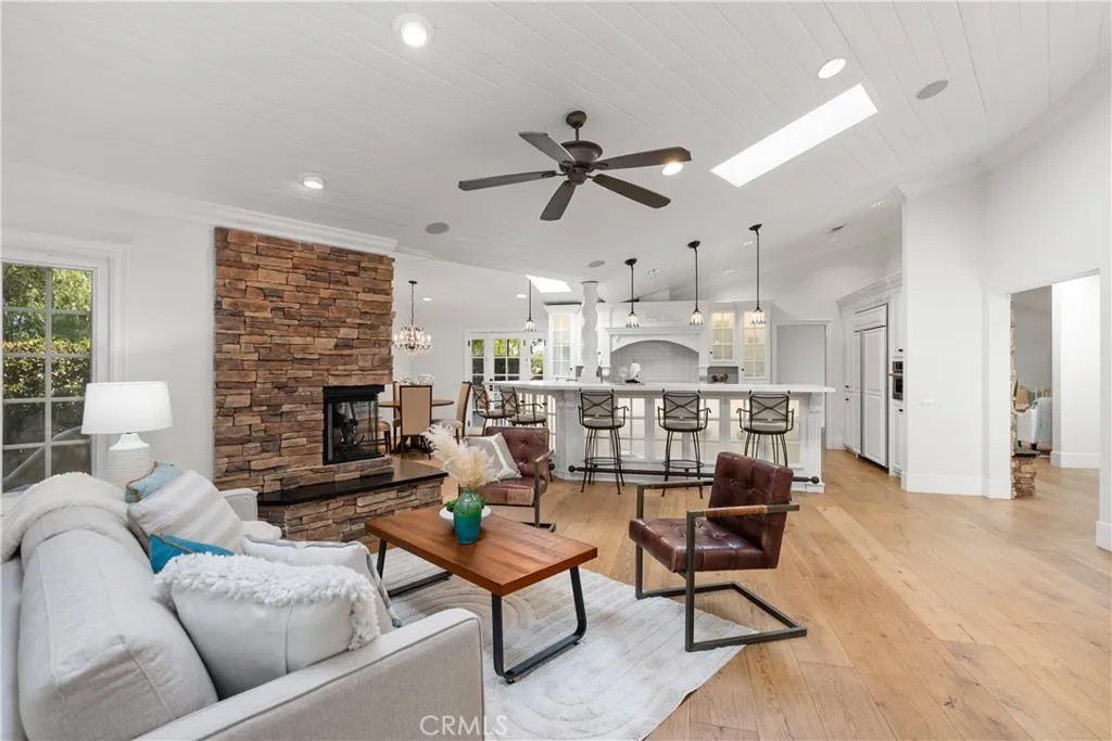 1401 Eagle Glen