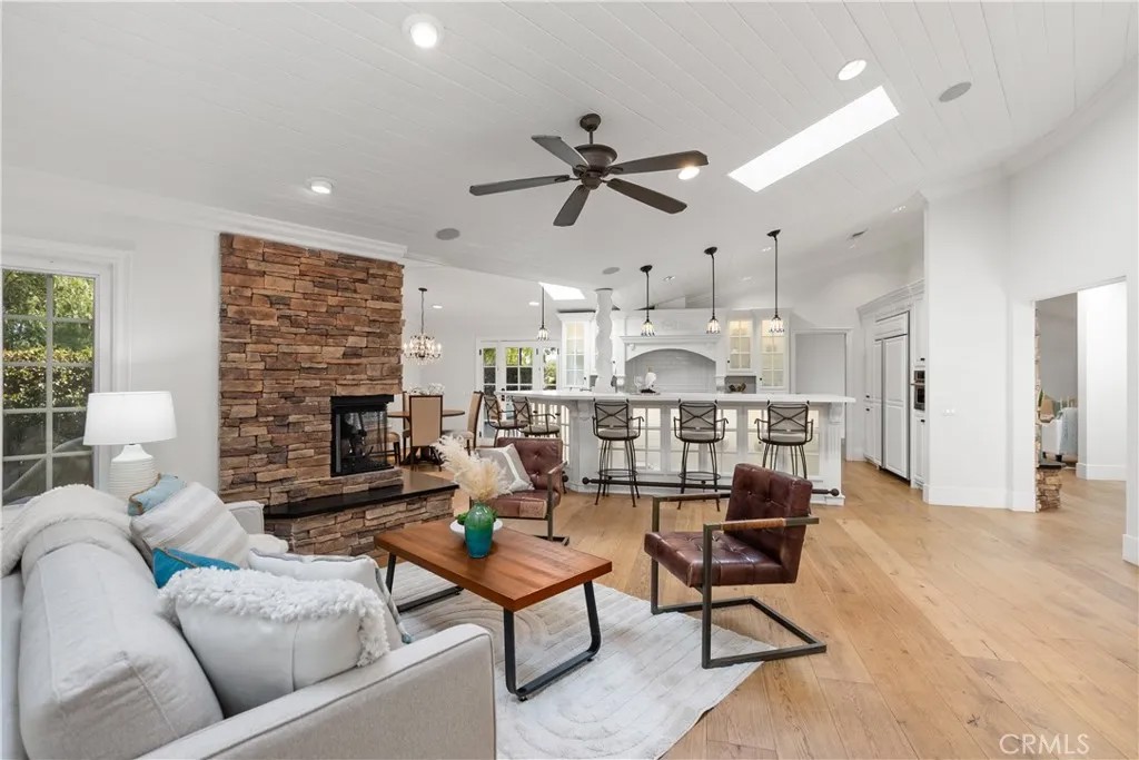 1401 Eagle Glen