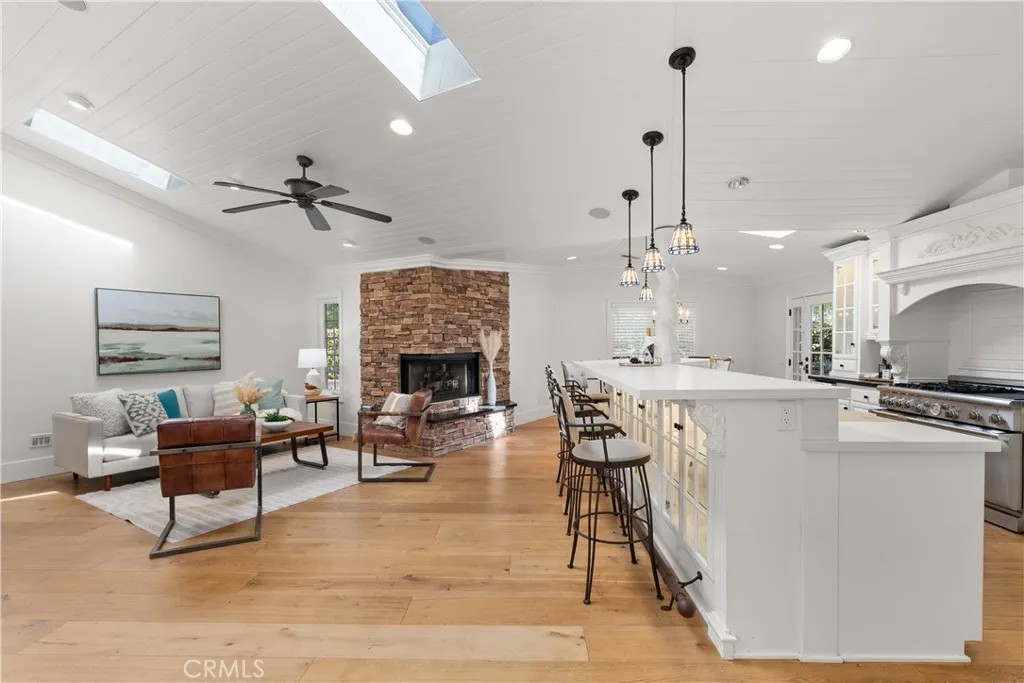 1401 Eagle Glen