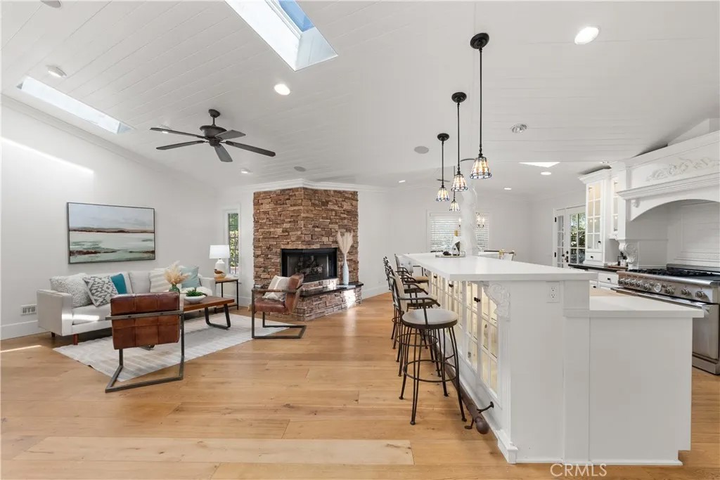 1401 Eagle Glen