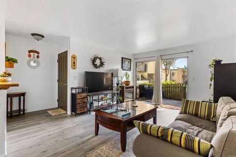 Photo of 432 Edgehill Lane #83, Oceanside, CA 92054 (MLS # NDP2511409)