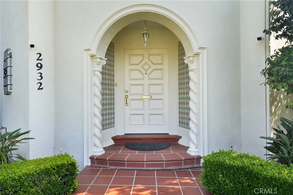 2932 Gainsborough Drive