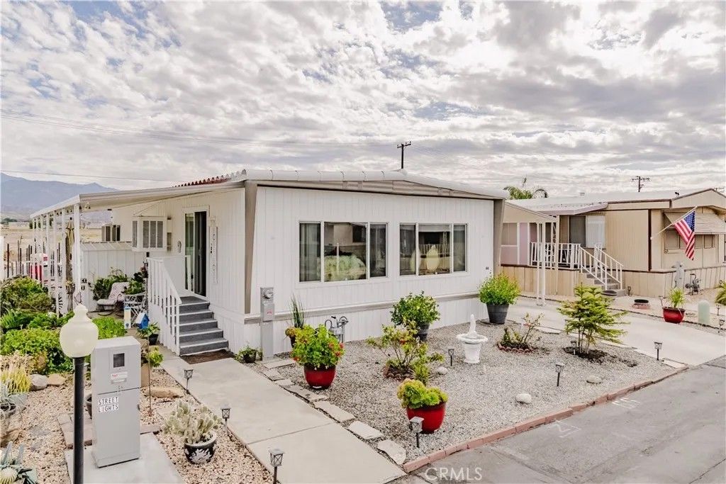 Photo of 655 E Main Street #66, San Jacinto, CA 92583 (MLS # CV25244754)