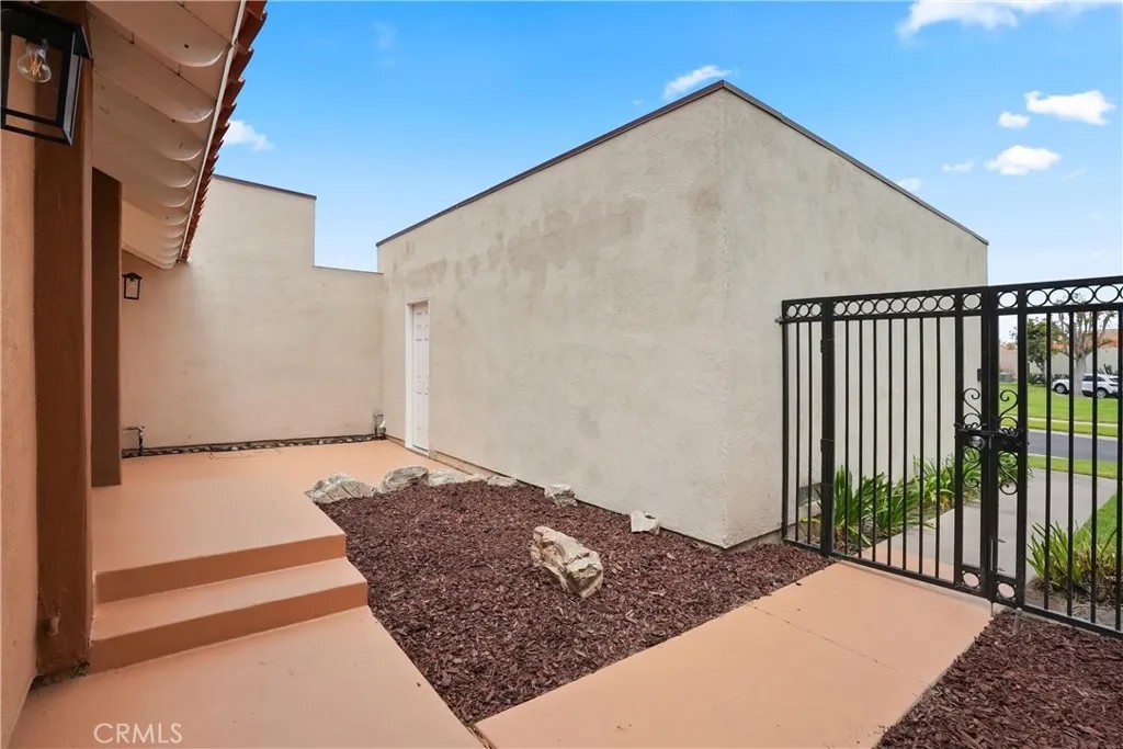 17735 Los Jardines West