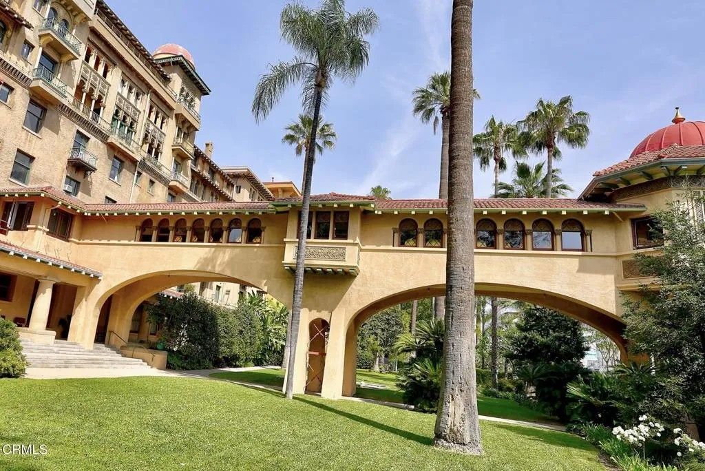 Photo of 99 S Raymond Avenue #206, Pasadena, CA 91105 (MLS # P1-26498)