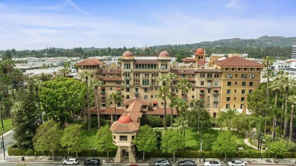 Photo of 99 S Raymond Avenue #206, Pasadena, CA 91105 (MLS # P1-26498)