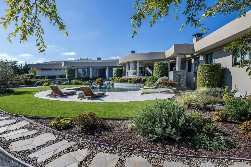 Photo of 17534 Los Morros, Rancho Santa Fe, CA 92067 (MLS # NDP2507117)