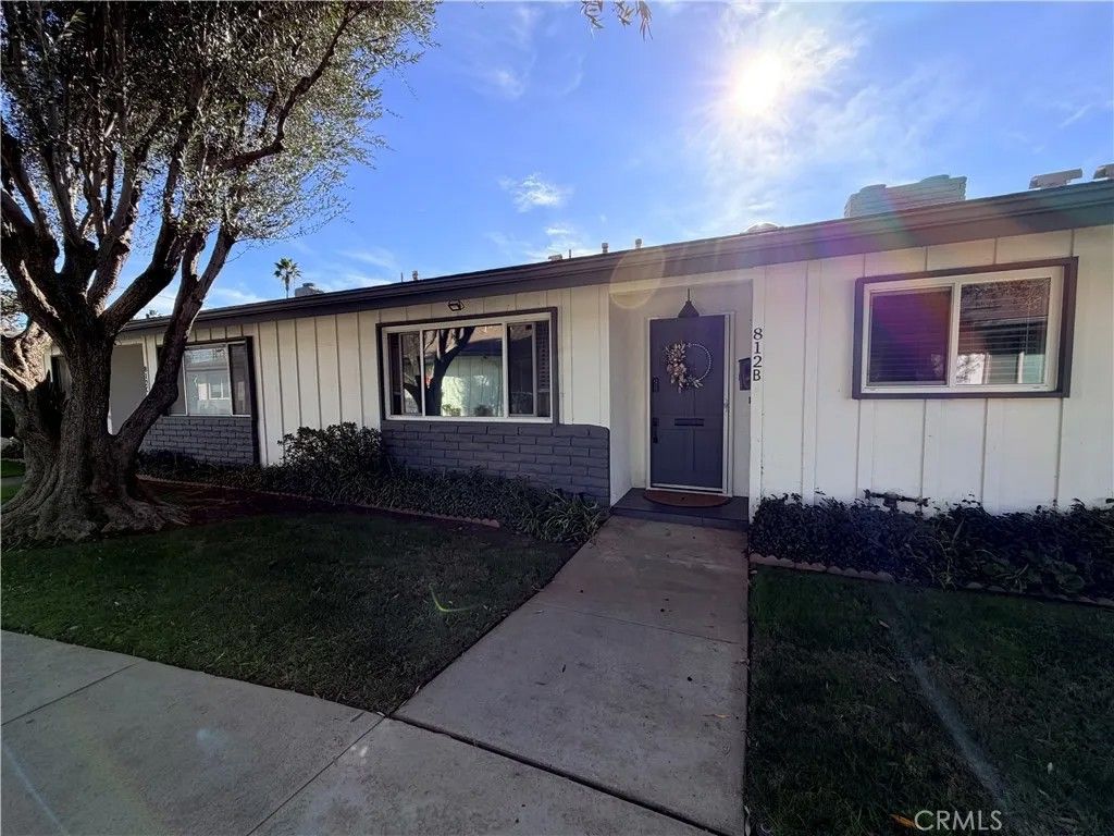 Photo of 812 E Washington Ave, Escondido, CA 92025 (MLS # SW25281615)
