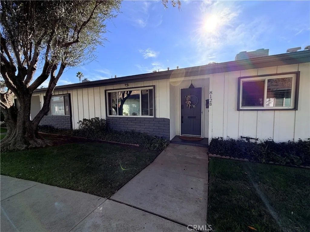 Photo of 812 E Washington Ave, Escondido, CA 92025 (MLS # SW25281615)
