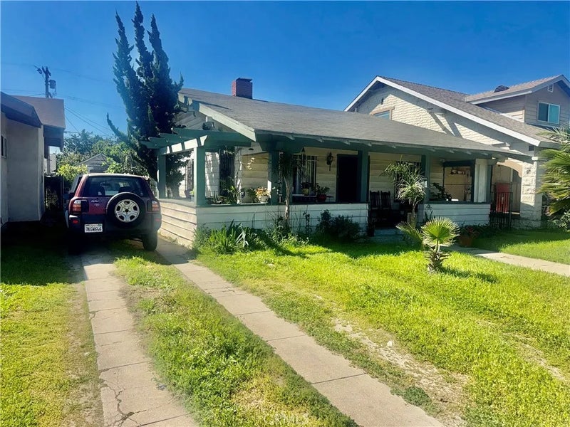 1564 W 46th