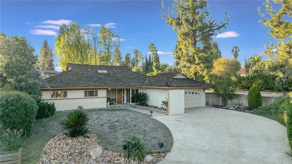 Photo of 10261 Calvin, Northridge, CA 91324 (MLS # SR26002374)