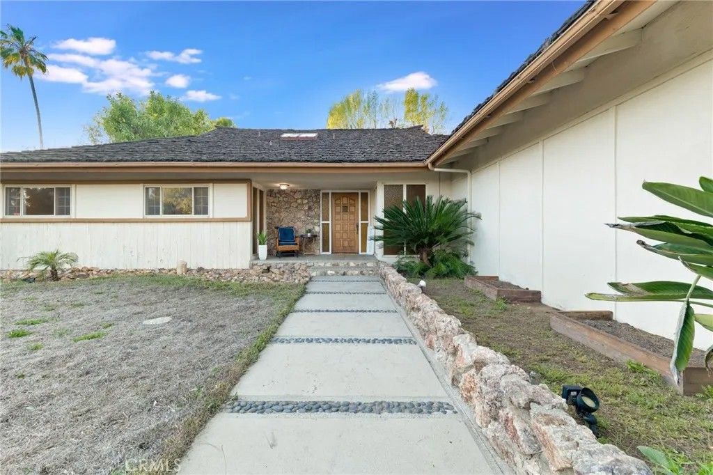 Photo of 10261 Calvin, Northridge, CA 91324 (MLS # SR26002374)