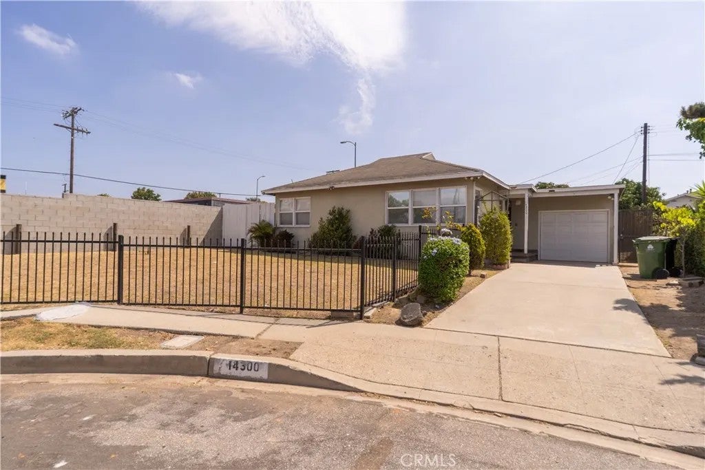14300 S Ainsworth