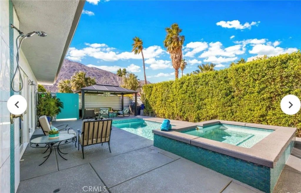 Photo of 610 S Calle Palo Fierro, Palm Springs, CA 92264 (MLS # SW26104056)
