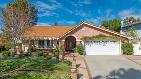 Photo of 11431 Porter Valley, Porter Ranch, CA 91326 (MLS # SR26053435)